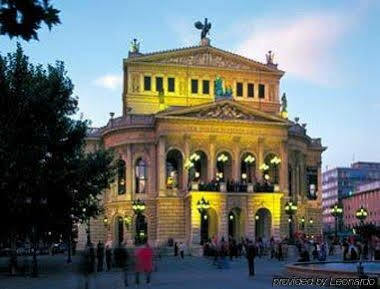 H+ Frankfurt Airport West Hotel 4*